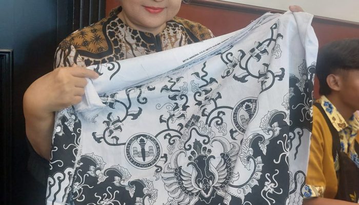 Batik Kusuma Bangsa PGRI Punya Filosofi Pendidikan, Ini Penjelasan Yeyen Roswargita